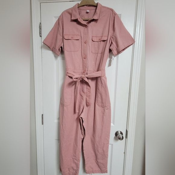 Old Navy Pants - Old Navy NWT Tie-Belt Utility Canvas Jumpsuit Size Xl.